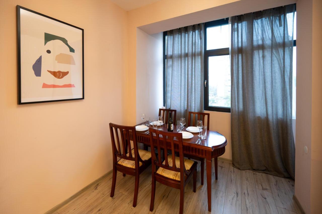 Spacious 1Bdr Apartment Near City Center Sofia Extérieur photo